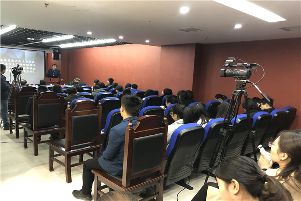 �̹���ѧ�ý�Ļ��ʽ���׽��������ڷ�ʵ����̳Բ������