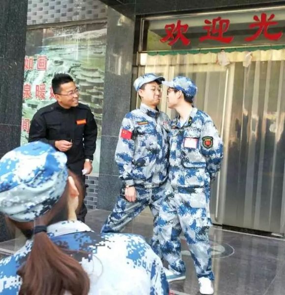 �̹������˿������﹵��չ֮�ã����ഺ��ͬ��д�Ŷ������Ĵ��棡