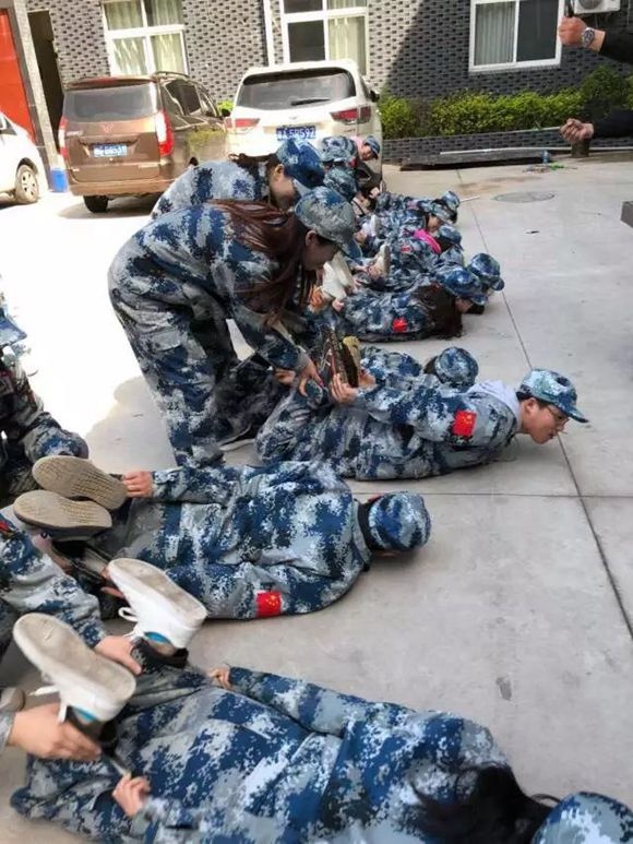 �̹������˿������﹵��չ֮�ã����ഺ��ͬ��д�Ŷ������Ĵ��棡