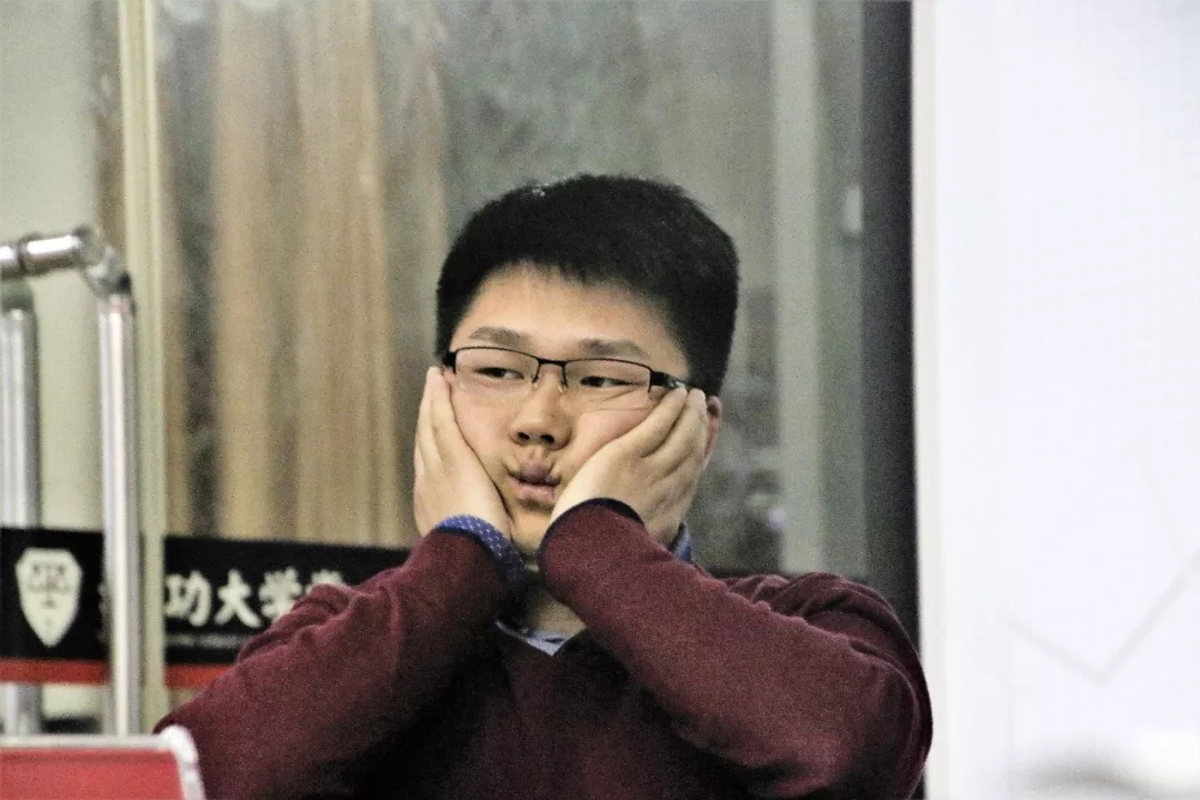 �̹��۽����÷����ڴ�ǹ�ལ�з�һ���