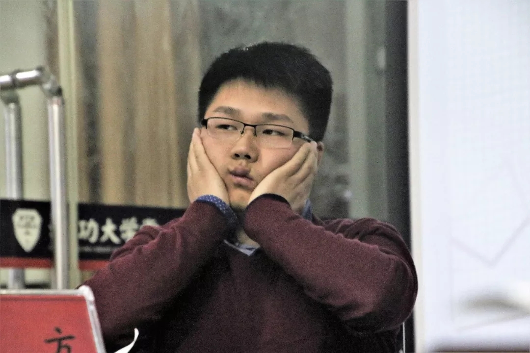 �̹��۽����÷����ڴ�ǹ�ལ�з�һ���