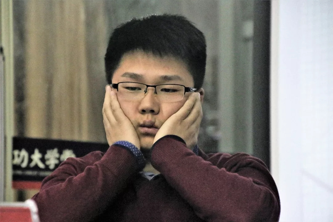 �̹��۽����÷����ڴ�ǹ�ལ�з�һ���